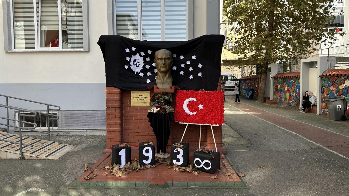 Ulu Önderimiz Atatürk'ü Saygıyla, Minnetle Anıyoruz